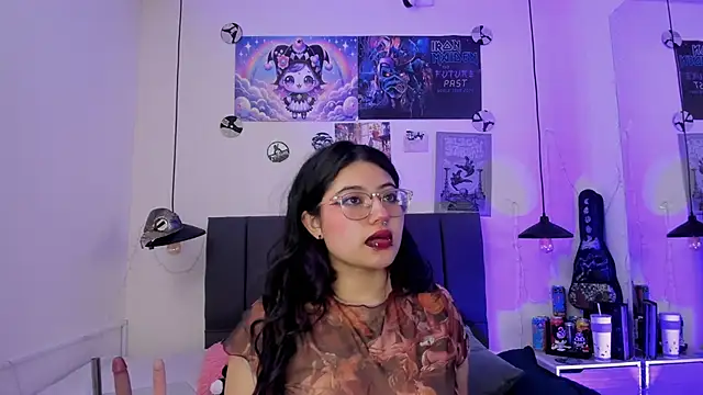 Snapshot of SabrinaV_ chatting on 06/01/26, 11:12 SabrinaV online show from 06/01/26, 11:12