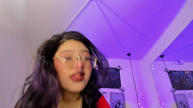 Snapshot of SabrinaV_ chatting on 06/04/26, 11:27 SabrinaV online show from 06/04/26, 11:27