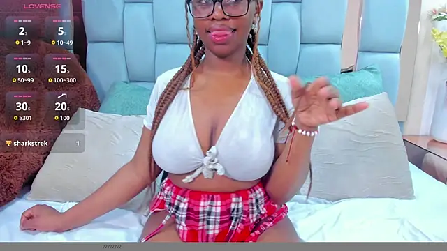 hazellanee online show from 11/09/25, 11:58