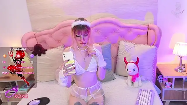 Rossiie Hunt  online show from 11/18/25, 04:11