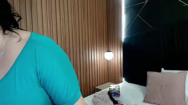 AgataThompson  online show from 02/19/26, 08:49