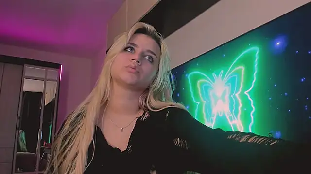 Snapshot of BarbaraSiren chatting on 09/25/25, 02:10 BarbaraSiren online show from 09/25/25, 02:10