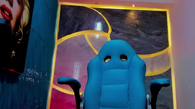 Noha Deluxe online show from 10/17/25, 02:30