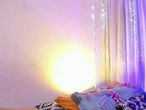 Snapshot of soy_anny_19 chatting on 10/05/25, 12:20 soy anny 19 online show from 10/05/25, 12:20