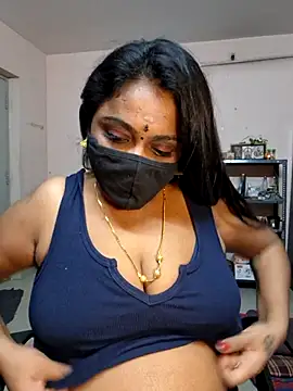 Snapshot of queendivya chatting on 06/24/26, 01:54 queendivya online show from 06/24/26, 01:54