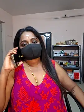 Snapshot of queendivya chatting on 07/04/26, 12:39 queendivya online show from 07/04/26, 12:39