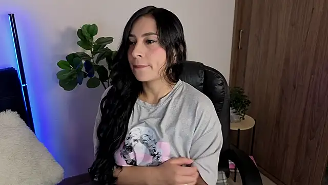 Snapshot of amyross_s1 chatting on 02/18/26, 11:55 amyross s1 online show from 02/18/26, 11:55