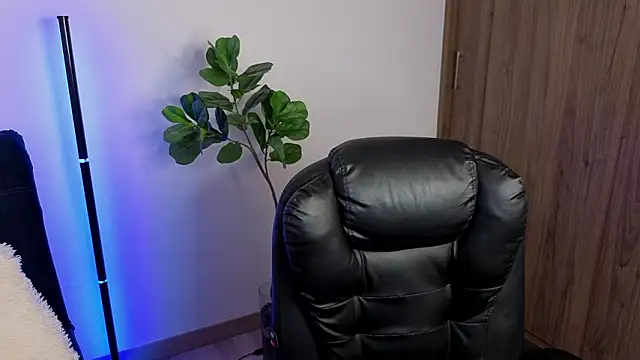 Snapshot of amyross_s1 chatting on 03/03/26, 01:23 amyross s1 online show from 03/03/26, 01:23