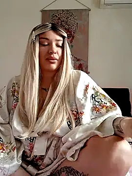 mariabloom9 online show from 12/04/25, 09:29