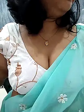 divya-jannu online show from 10/20/25, 07:03