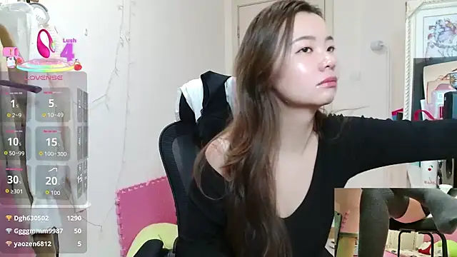 Snapshot of sallycui chatting on 11/04/25, 12:10 sallycui online show from 11/04/25, 12:10