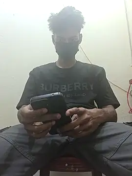 crish09 online show from 05/17/26, 08:01