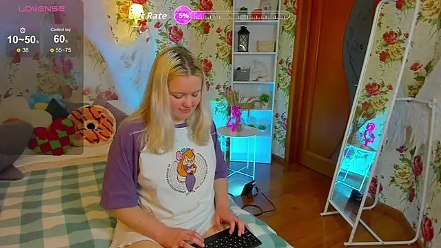 RoseThomas  online show from 11/03/25, 08:48