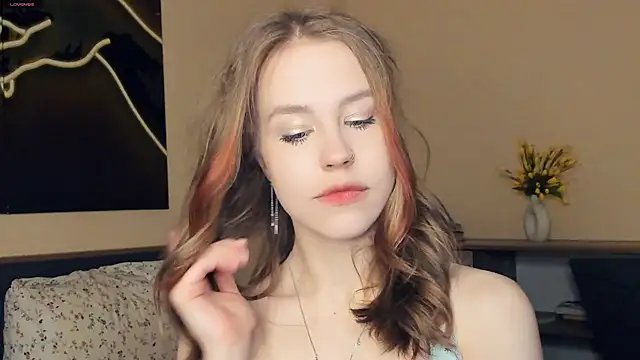 MaliaBourraine online show from 03/25/26, 07:14