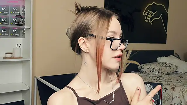 MaliaBourraine online show from 05/15/26, 07:15