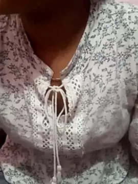 pari rani7 online show from 02/18/26, 03:46