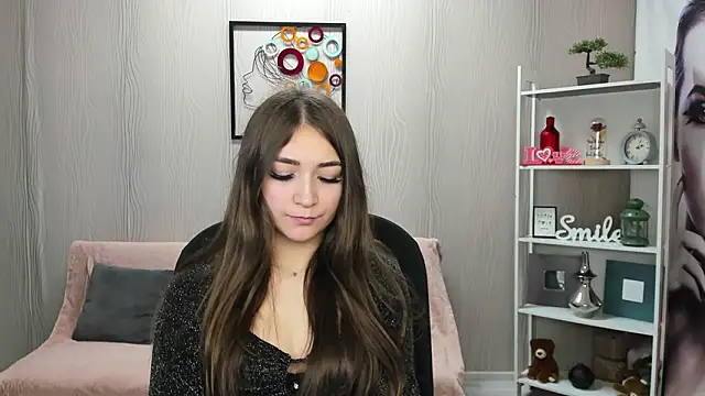 EllaClarke online show from 02/15/26, 12:03