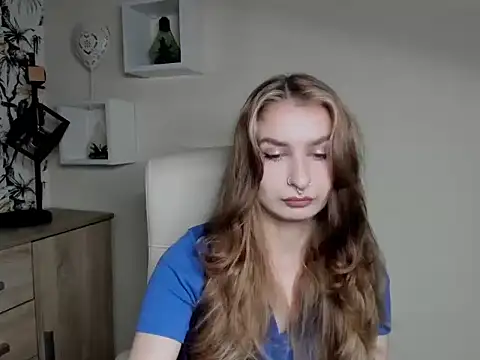 NinaBlond1 online show from 10/07/25, 05:48