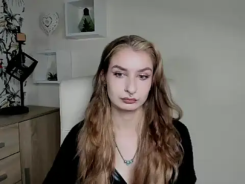 NinaBlond1 online show from 10/08/25, 05:38