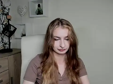 NinaBlond1 online show from 10/09/25, 05:49