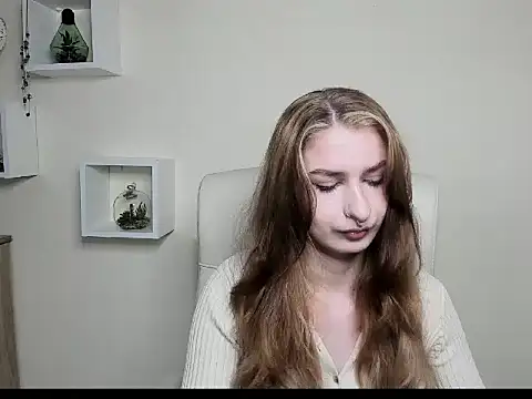 NinaBlond1 online show from 10/16/25, 05:52