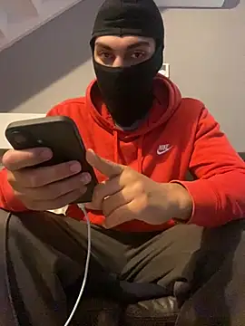 Ryan2205 online show from 10/04/25, 09:07