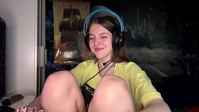 Elira Breeze online show from 11/10/25, 01:10