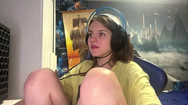 Elira Breeze online show from 03/01/26, 04:42