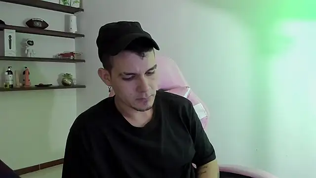 BooyHott  online show from 12/17/25, 09:43