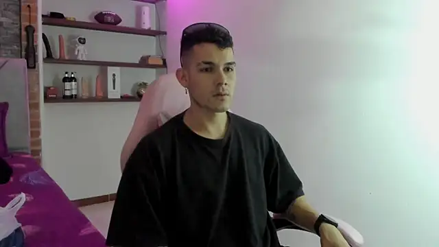 BooyHott  online show from 12/21/25, 07:43