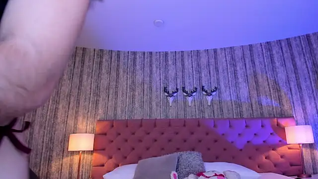 LiaaTurner online show from 09/29/25, 08:57