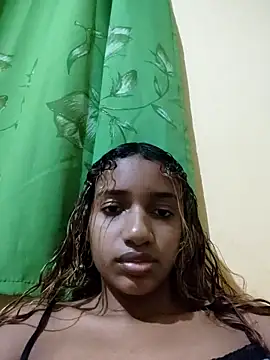 Snapshot of Barbiefox24 chatting on 10/13/25, 08:14 Barbiefox24 online show from 10/13/25, 08:14