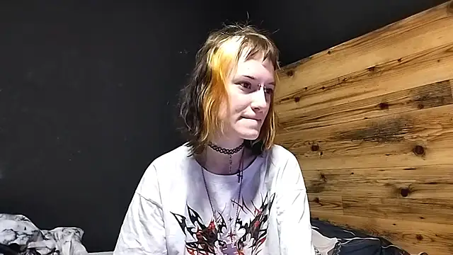 Snapshot of JenaeRadloff chatting on 10/22/25, 06:46 JenaeRadloff online show from 10/22/25, 06:46