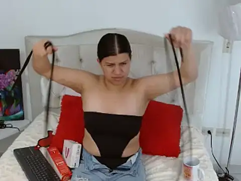 Arianaskyblue online show from 10/02/25, 12:06