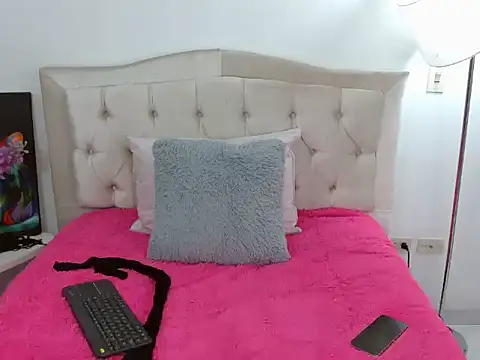 Arianaskyblue online show from 10/09/25, 11:58