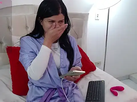 Arianaskyblue online show from 10/30/25, 07:58