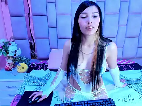 burbuja pink  online show from 12/02/25, 03:56