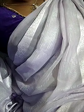 sweetqueen143 online show from 09/26/25, 04:00