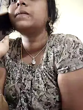 sweetqueen143 online show from 10/08/25, 03:48