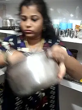 sweetqueen143 online show from 04/03/26, 04:27