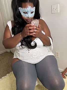 Snapshot of EbonyPwincess chatting on 10/13/25, 08:09 EbonyPwincess online show from 10/13/25, 08:09