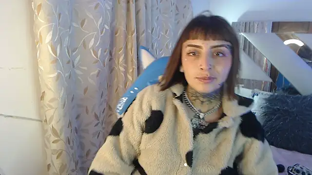 Gyal 8  online show from 11/13/25, 03:05