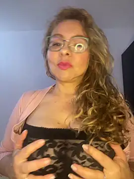 Snapshot of Nahomy_th chatting on 10/07/25, 02:25 Nahomy th online show from 10/07/25, 02:25