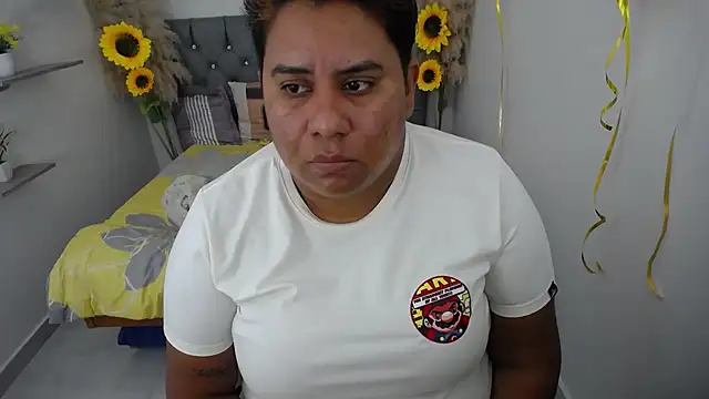 hotlesby valery online show from 10/02/25, 12:23