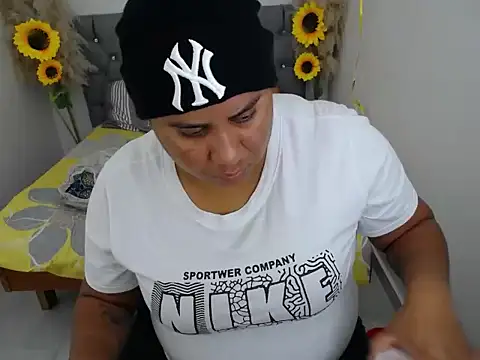 hotlesby valery online show from 10/25/25, 12:13