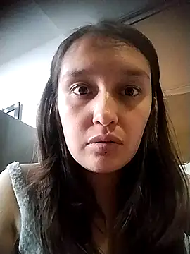 Snapshot of Karla-giraldo_ chatting on 10/15/25, 09:04 Karla-giraldo online show from 10/15/25, 09:04