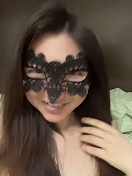 Snapshot of fioralba chatting on 05/30/26, 12:30 fioralba online show from 05/30/26, 12:30