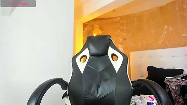 Snapshot of ZOE_ROSE4 chatting on 09/26/25, 08:46 ZOE ROSE4 online show from 09/26/25, 08:46