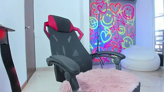 ZOE ROSE4 online show from 12/18/25, 02:45