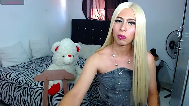 Snapshot of Victoria_Hot_xxx chatting on 03/20/26, 05:40 Victoria Hot xxx online show from 03/20/26, 05:40